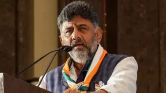 काँग्रेसच्या कर्नाटकात अदानी देतायत नोकऱ्या!