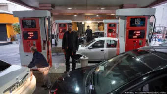 ایران میں اَن سبسیڈائزڈ پیٹرول کی قیمت دوگنی کرنے کا اعلان