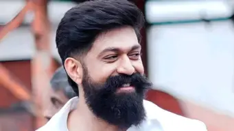 ಕರ್ನಾಟಕದ ಸಿಎಂ ಆಗ್ತಾರಾ ನಟ ಯಶ್? ರಾಜಕೀಯ ಪ್ರವೇಶದ ಕುರಿತು ಯಶ್ ನೀಡಿದ ಮಾಸ್ ರಿಯಾಕ್ಷನ್ ವೈರಲ್