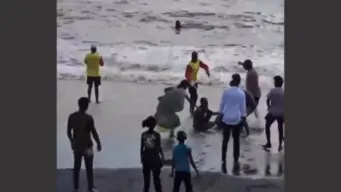 Lifeguard Sujal Jumps into the Sea to Save Seven-Year-Old Girl Swept Away by Waves, Forms a Barrier to Rescue Her