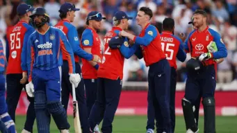 Indian batting falls apart as England win by 125 runs to take 2-0 lead