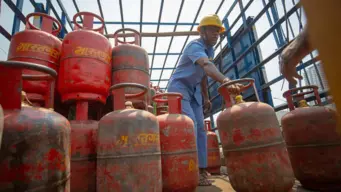 LPG subsidized cylinders: এলপিজি ভর্তুকিতে বড় বদল! গ্রাহকরা জেনে নিন ১ অক্টোবরের আগে কী করবেন?