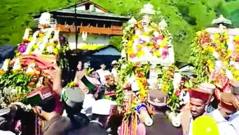 कुल्लू में बिच्छू बूटी के साथ गूरों की देव खेल - Divya Himachal