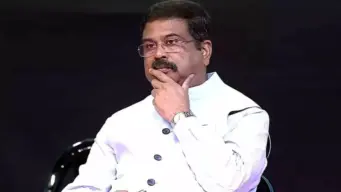 कभी पेपर लीक के खिलाफ लड़ा आंदोलन, खाई लाठी, अब उसी विवाद में गई धर्मेंद्र प्रधान की कुर्सी