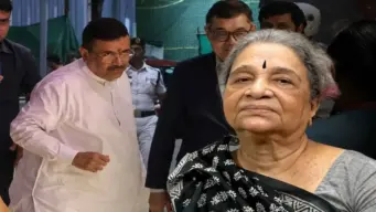 উডল্যান্ডস হাসপাতালে ভর্তি বুদ্ধ-জায়া মীরা ভট্টাচার্য! শারীরিক অবস্থা জানতে দেখতে গেলেন মুখ্যমন্ত্রী!