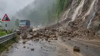 ভারী বৃষ্টিতে চিন্তা বাড়িয়েছে ভূমিধস ও হড়পা বান! এরই মাঝে ভূমিকম্প ভুটানে