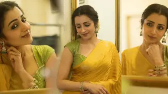 അമ്മയുടെ സാരിയുടത്ത് സ്വാതന്ത്ര്യദിന ചടങ്ങിനെത്തിയ തൃഷ; 'അകത്തും പുറത്തും ഏറ്റവും സുന്ദരി' എന്ന് ഖുഷ്ബു