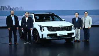 Global Icon Kia Sorento Premieres in India at INR 27.99 Lakh, Marking Kia's Entry into the Premium Three-Row SUV Segment