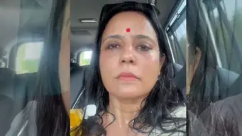 ବେଙ୍ଗଲରେ ସାଂସଦ ମହୁଆ ମୋଇତ୍ରାଙ୍କ ଉପରକୁ ଅଣ୍ଡା ମାଡ, ପୋଲିସ ଆଉ ବିଜେପି କର୍ମୀଙ୍କୁ ଦୋଷ ଦେଲେ ସାଂସଦ...