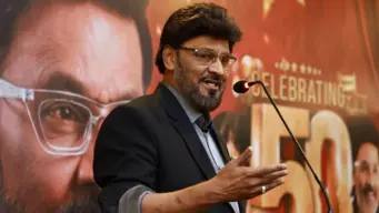என்னை விடவும் நீ ஒரு சிறந்த திரைக்கதை ஆசிரியர்.. கட்டிப்பிடித்து முத்தமிட்ட கே.பாக்கியராஜ்!