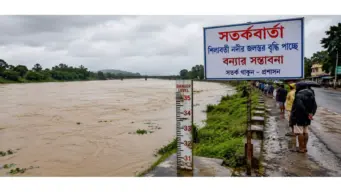 মেদিনীপুরে বন্যার আশঙ্কা! টানা বৃষ্টিতে ফুলেফেঁপে উঠছে শিলাবতী-কেলাঘাই, সতর্ক ঘাটাল প্রশাসন