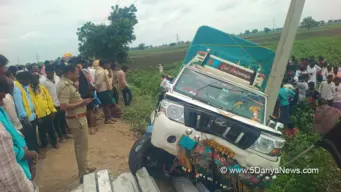 कर्नाटक के यादगीर में पिकअप के बिजली के खंभे से टकराने से तीन महिलाओं की मौत