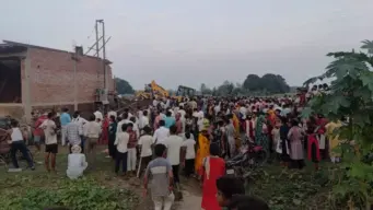 बदायूं में निर्माणाधीन मकान की शटरिंग गिरी, मालिक समेत तीन मजदूर दबे