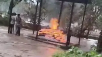 MP: Flash Flood Sweeps Away Burning Funeral Pyre In Dhar; Villagers Risk Lives To Save Body | Video