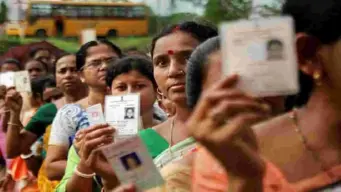 హైదరాబాద్‌లో తగ్గిన పోలింగ్‌ కేంద్రాలు