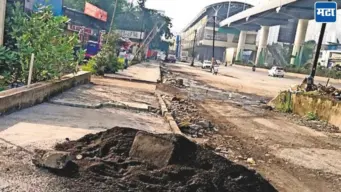 Ghodbunder Road: घोडबंदर रस्त्यावर अपघाताचा धोका वाढला ;रस्त्याच्या दोन्ही बाजूंच्या पदपथांची कामे अपूर्णावस्थेत