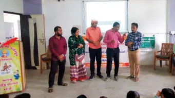 Lunavad: લુણાવાડાની સ્વામી વિવેકાનંદ હાઈ.માં વિદ્યાર્થીઓ દ્વારા નાટકનું મંચન