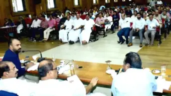 ജില്ലാ വികസന സമിതി യോഗം  കക്കണ്ണംപാറയിലെ ചെങ്കല്‍ ഖനനം:  ജിയോളജിസ്റ്റ് റിപ്പോര്‍ട്ട് നല്‍കണം