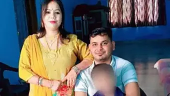 प्रेमी को नौकरी से हटाना चाहता था पति, इसलिए बिस्तर पर छोड़ा सांप. मेरठ हत्याकांड में नए खुलासे
