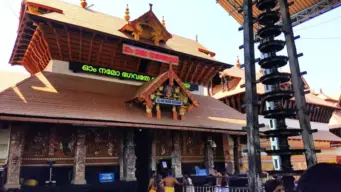 ഓരോ സ്ലോട്ടിലും 300 പേരെ അനുവദിക്കും, ഗുരുവായൂര്‍ ക്ഷേത്രത്തില്‍ ഇനിമുതല്‍ സ്ലോട്ട് ബുക്ക് ചെയ്ത് ദര്‍ശനം നടത്താം
