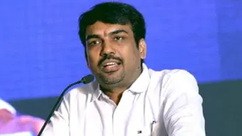 "விஜய் மௌனம் காக்கவில்லை; புத்திசாலித்தனமாக காய்களை நகர்த்துகிறார்!" - ரங்கராஜ் பாண்டே அதிரடி!