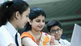 5,000 స్కూళ్లు స్మార్ట్‌!