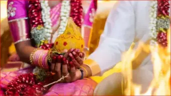 "இதென்ன புதுசா இருக்கு!". காதலன் மீது ரேப் கேஸ். ஜெயிலுக்குள்ளேயே தாலி கட்டிய காதலி. நீதிமன்றமே இறங்கி வந்து செய்த அற்புதம்..!!!