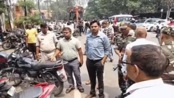Dhanbad News : रणधीर वर्मा चौक से डीआरएम चौक तक चला अतिक्रमण हटाओ अभियान