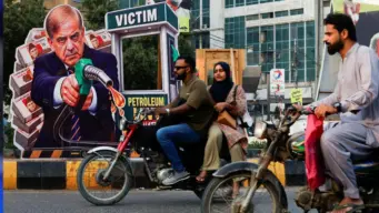 ಇಂಧನ ಬಿಕ್ಕಟ್ಟಿಗೆ ಪಾಕ್‌ನಲ್ಲಿ ಲಾಕ್‌ಡೌನ್‌ ಸ್ಥಿತಿ: ರಾತ್ರಿ 9ಕ್ಕೆ ಎಲ್ಲಾ ಬಂದ್‌.. ಹೊಸ ವಾಹನ ಖರೀದಿ, ವಿದೇಶ ಪ್ರಯಾಣಕ್ಕೂ ಬ್ರೇಕ್!