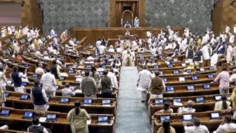 ಪೇಪರ್ ಲೀಕ್ ವಿರೋಧಿ ಮಸೂದೆಗೆ ಪ್ರತಿಪಕ್ಷಗಳ ಅಡ್ಡಿ! ಲೋಕಸಭೆ ಹಲವು ಬಾರಿ ಮುಂದೂಡಿಕೆ