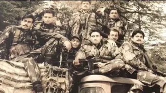 खऱ्या बोफोर्स तोफा, खरा दारुगोळा. तरीही २३ वर्षांपूर्वीचा हा देशभक्तीपर चित्रपट ठरला अपयशी