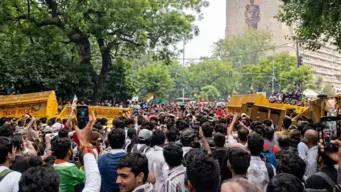 Delhi Protest | दिल्लीत रणकंदन! जंतरमंतरवर आंदोलक-पोलिसांत तीव्र संघर्ष; इंटरनेट सेवा तूर्तास खंडित