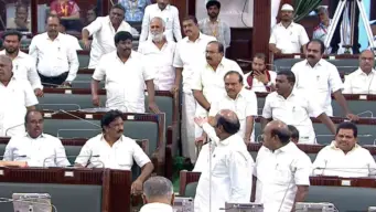 பரபரப்பான சட்டசபை : அமைதிப்படுத்திய அன்சாரி!