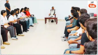 जंतर मंतर पर चल रहे प्रोटेस्ट के बीच भाजपा यूपी अध्यक्ष पंकज चौधरी लखनऊ में NEET स्टूडेंट्स से मिले, दे दिया बड़ा मैसेज