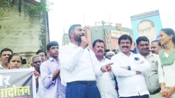 शिक्षणातील भ्रष्टाचाराविरोधात शेवगावमध्ये रास्तारोको; दिल्लीतील आंदोलनास नागरिकांचा जाहीर पाठिंबा
