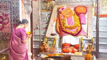 ಹಿಂದೂ ರಾಷ್ಟ್ರದ ಸ್ಥಾಪನೆಗಾಗಿ ಶ್ರೀಚಿತ್‌ಶಕ್ತಿ (ಸೌ.) ಅಂಜಲಿ ಮುಕುಲ ಗಾಡಗೀಳ ಅವರಿಂದ ಜೈಪುರದ ಪ್ರಸಿದ್ಧ 'ಖೋಲೆ ಹನುಮಾನ'ಗೆ ಪ್ರಾರ್ಥನೆ !