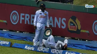 IND vs SL 1st Test:  श्रीलंकेला धक्का... सामना सुरू असताना स्टार फलंदाजाला हॉस्पिटलमध्ये करावे लागले दाखल; नेमके काय घडले?