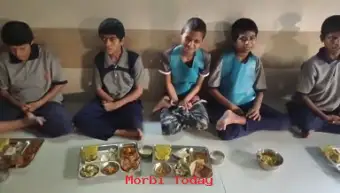 મોરબીના સ્વ.માલાબેન કક્કડના સ્મરણાર્થે દિવ્યાંગ બાળકો માટે ભોજન પ્રસાદનું આયોજન