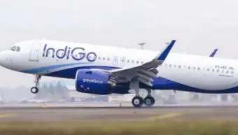बेंगलुरु में बड़ा हादसा टला, रनवे से टकराया IndiGo का विमान, हादसे के बाद रोकी प्लेन की उड़ान