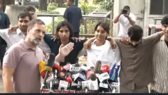 राहुल गांधी का बड़ा आरोप: प्रदर्शनकारी छात्रों पर पुलिस की बर्बरता, छात्रा की एक कान से सुनने की क्षमता गई