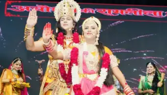 रामलीला में श्रीराम बने रवि किशन, भव्य रथ पर सवार होकर पहुंचे; युवाओं को दिया ध्यान और आध्यात्मिकता का संदेश