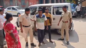 বিজেপি কর্মীর বাড়িতে হামলা ভাঙচুর ও অগ্নি সংযোগের অভিযোগে দুই তৃণমূল নেতাকে গ্রেফতার করল পুলিস