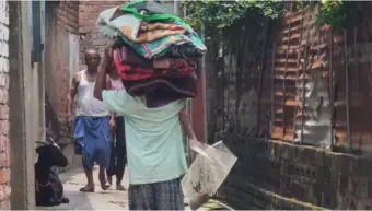 জল বাড়ছে মালদার মহানন্দা নদীতে। গত কয়েক দিনে অনেকটাই ফুলে ফেঁপে উঠেছে মহানন্দার জলস্তর