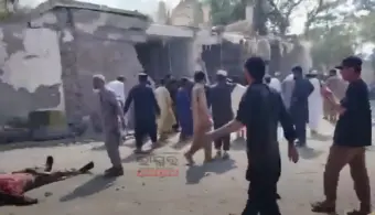 15 Killed, Scores Injured in Suicide Attack on Mosque in Pakistan