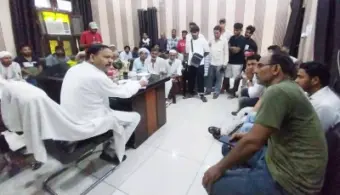 शामली में बनत साप्ताहिक बाजार में किराया बढ़ाने पर बवाल, दुकानदारों ने किया प्रदर्शन