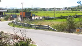 திருத்தணி - பள்ளிப்பட்டு இடையே மாநில நெடுஞ்சாலையில் காவு வாங்கும் ஆபத்தான வளைவுகள்: வாகன ஓட்டிகள் கடும் அவதி