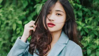 10 Home Remedies To Get Shiny Hair At Home