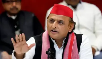वाराणसी में सीवर के पानी से बेहाल लोग, अखिलेश यादव ने योगी सरकार पर कसा तंज- 'क्योटो बनाम स्पेन' की लड़ाई
