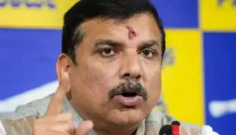 UP में AAP का 'स्कूल ठीक करो' अभियान, संजय सिंह ने सरकारी स्कूलों की बदहाली पर योगी सरकार को घेरा