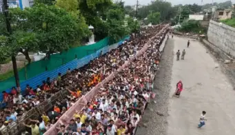 उज्जैन के नागचंद्रेश्वर मंदिर में बिगड़े हालात, भारी भीड़ के बीच धक्का-मुक्की; 3 श्रद्धालु घायल